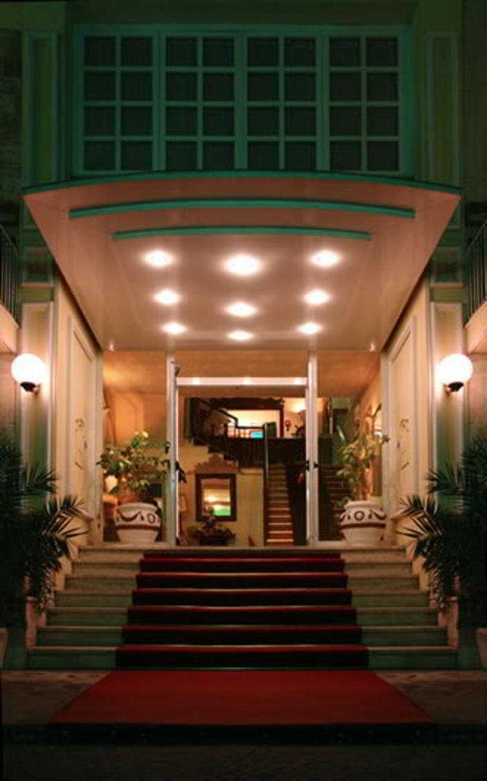 Hotel Maremonti Gabicce Mare Exterior photo